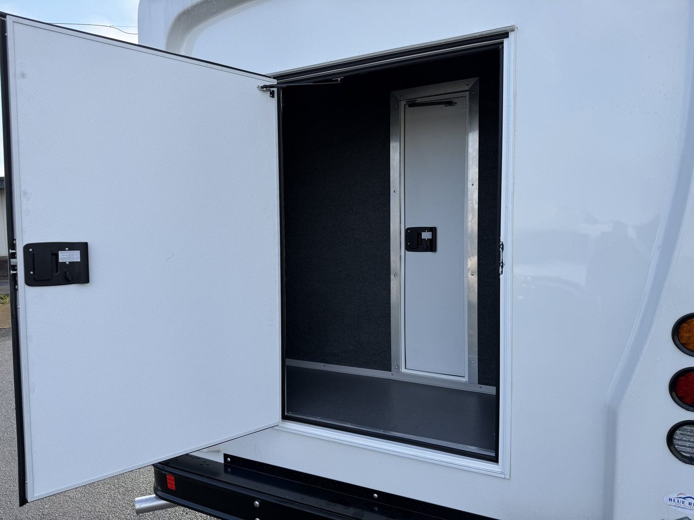 2026 HLE MAVRYK on a 2025 Ford E450 — photo 4