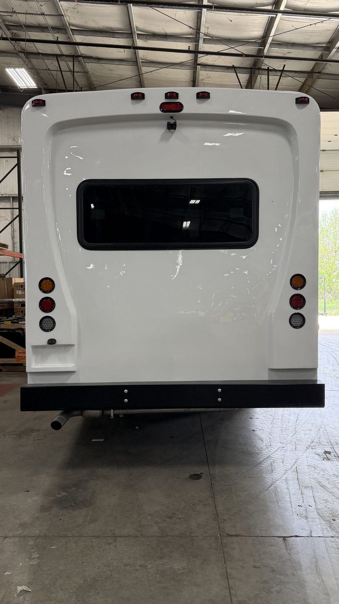 HLE Kavlyr shuttle bus, rear view